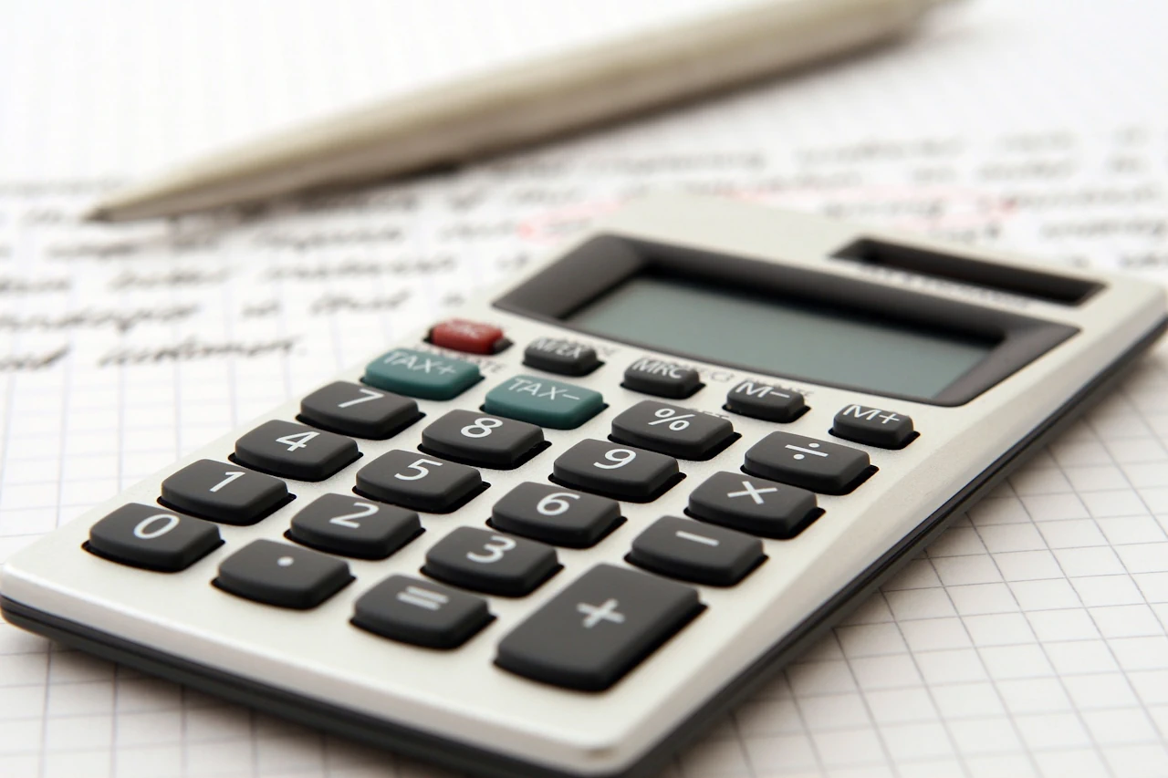 accountant-accounting-adviser-1238598_1280